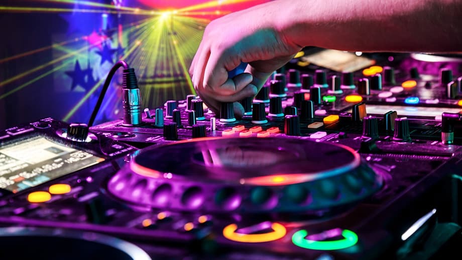 DJ